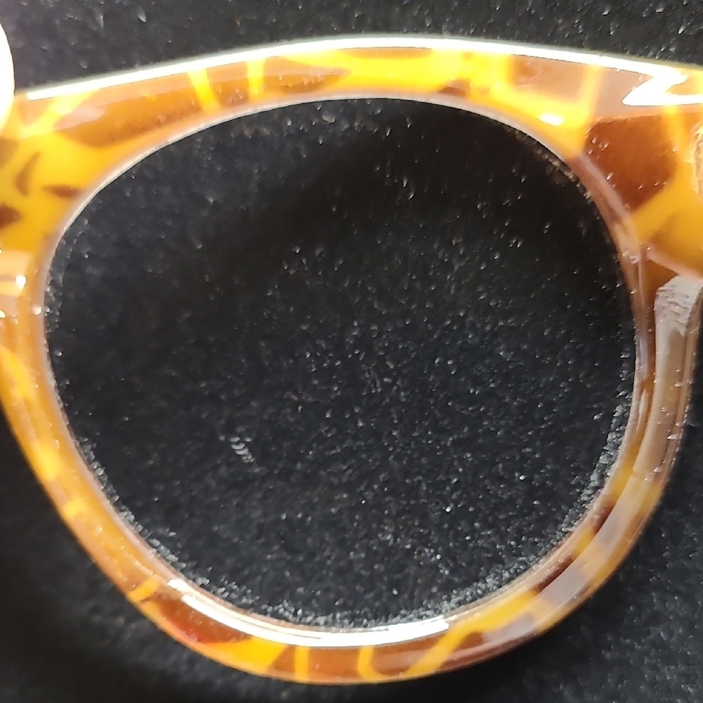 Tortoise Shell Pattern Glasses - Picture 7 of 8